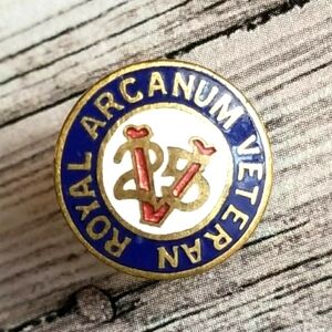 Vintage Royal Arcanum Veteran collar pin 25 years lapel brooch